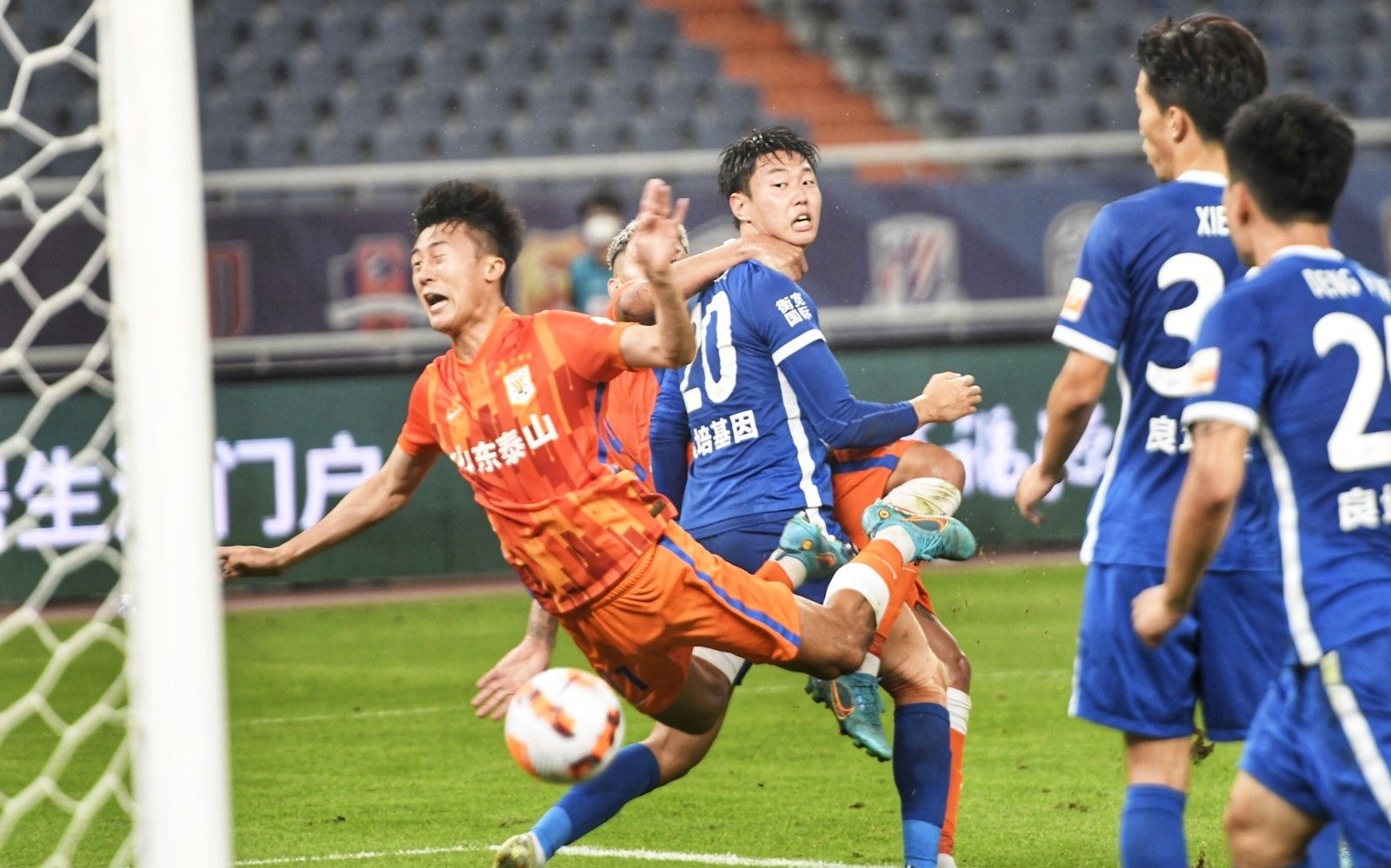 英格拉姆连场拉胯，布伦森18+6+7唐斯22分，尼克斯送猛龙交手9连败（英格拉姆连场低迷，布伦森18+6+7、唐斯22分，尼克斯再送猛龙交手9连败）