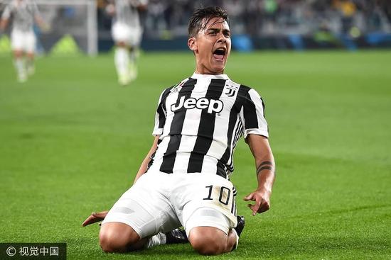 萨拉赫自2020年以来3次欧冠单场过人5+，均是对阵马德里双雄（2020年至今萨拉赫欧冠三次单场5+过人 对手皆为马德里双雄）