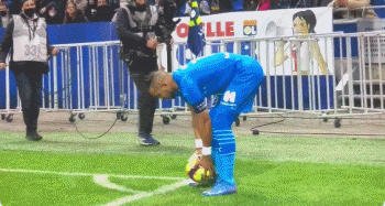 土媒：因涉嫌非法赌球，两家土超球队主席和17名裁判已遭警方控制（土媒称因涉非法赌球，土超两队主席及17名裁判被警方控制）