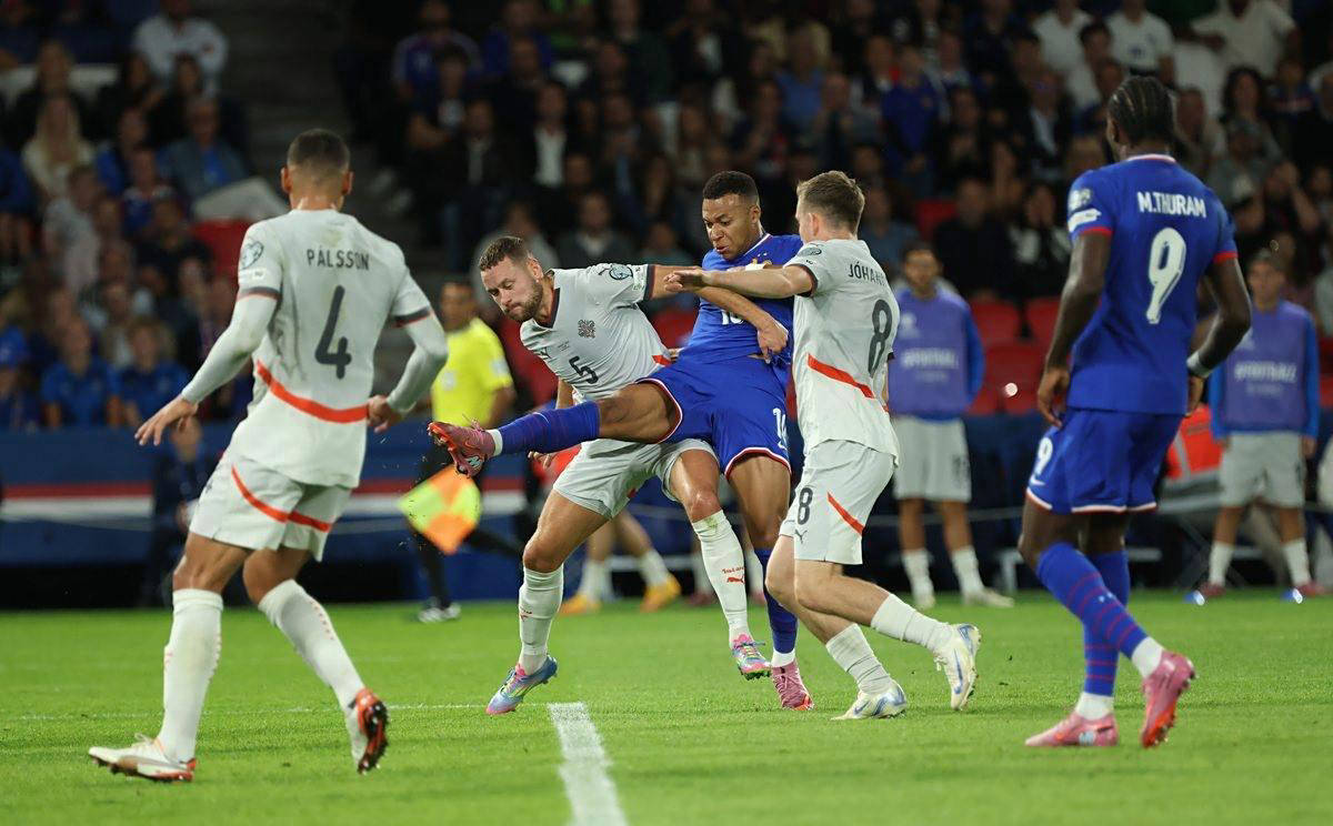 下半场发威！穆雷贡献23分12助攻，三分4中3（穆雷下半场爆发：23分12助攻，三分4投3中）