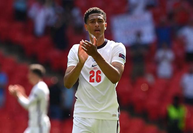 记者：凯恩已决定不在明夏激活解约条款，双方计划续约（记者：凯恩决定明夏不启用解约条款，双方拟续约）