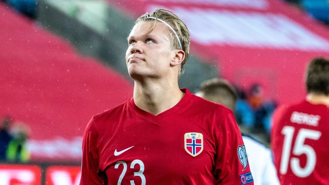 伦纳德防守回合直接杀死比赛（伦纳德关键防守一回合终结比赛）