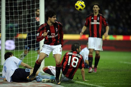 巴黎圣日耳曼内马尔助攻姆巴佩得分（内马尔送助攻 姆巴佩为巴黎圣日耳曼破门）