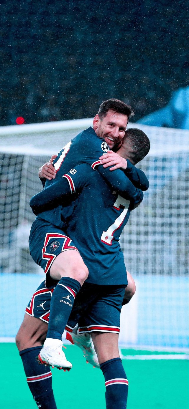 欧联4-0，穆帅前东家完胜挪超劲旅+5轮不败，塔利斯卡无敌帽子戏法（欧联4-0！穆帅旧主横扫挪超强敌，豪取5场不败，塔利斯卡戴帽统治全场）