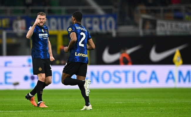 米体：拉齐奥重启主场放飞雄鹰仪式，新鹰将于2026年首次亮相（米体：拉齐奥将恢复主场雄鹰放飞仪式，新鹰定于2026年首秀）