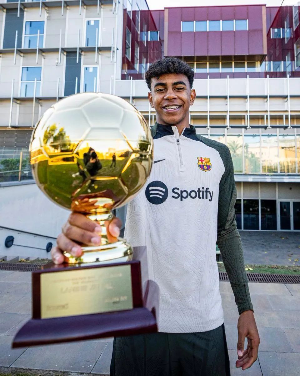 联赛深陷保级泥潭！官方：莱万特主帅卡莱罗下课（保级告急，莱万特官宣主帅卡莱罗下课）