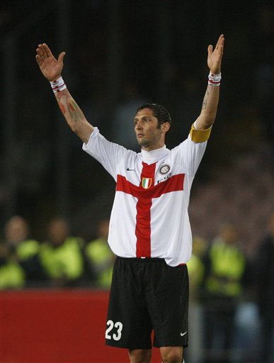 高二少女篮球场上炸翻全场自述答案只有努力（高二女生篮球场惊艳全场：她坦言，唯一的答案是努力）