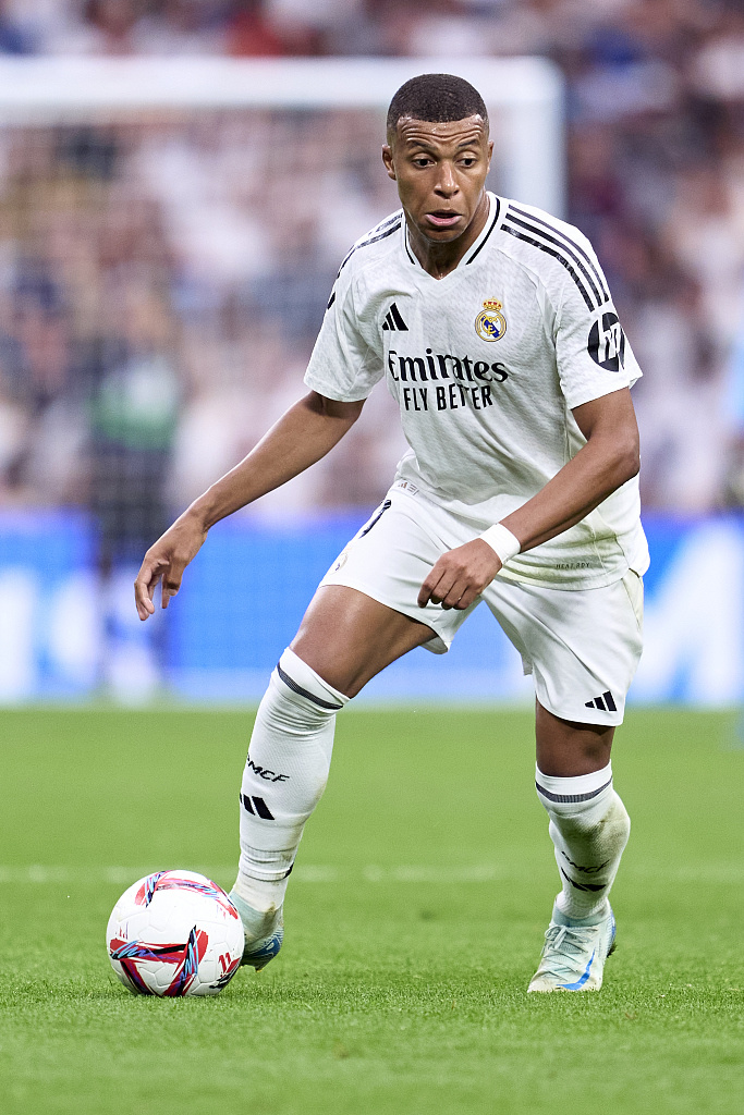 霍华德招募字母哥搭档东詹：别带伤强撑上场，湖人需要你（霍华德邀字母哥联手东詹；劝詹皇别带伤硬拼，湖人更需要你）