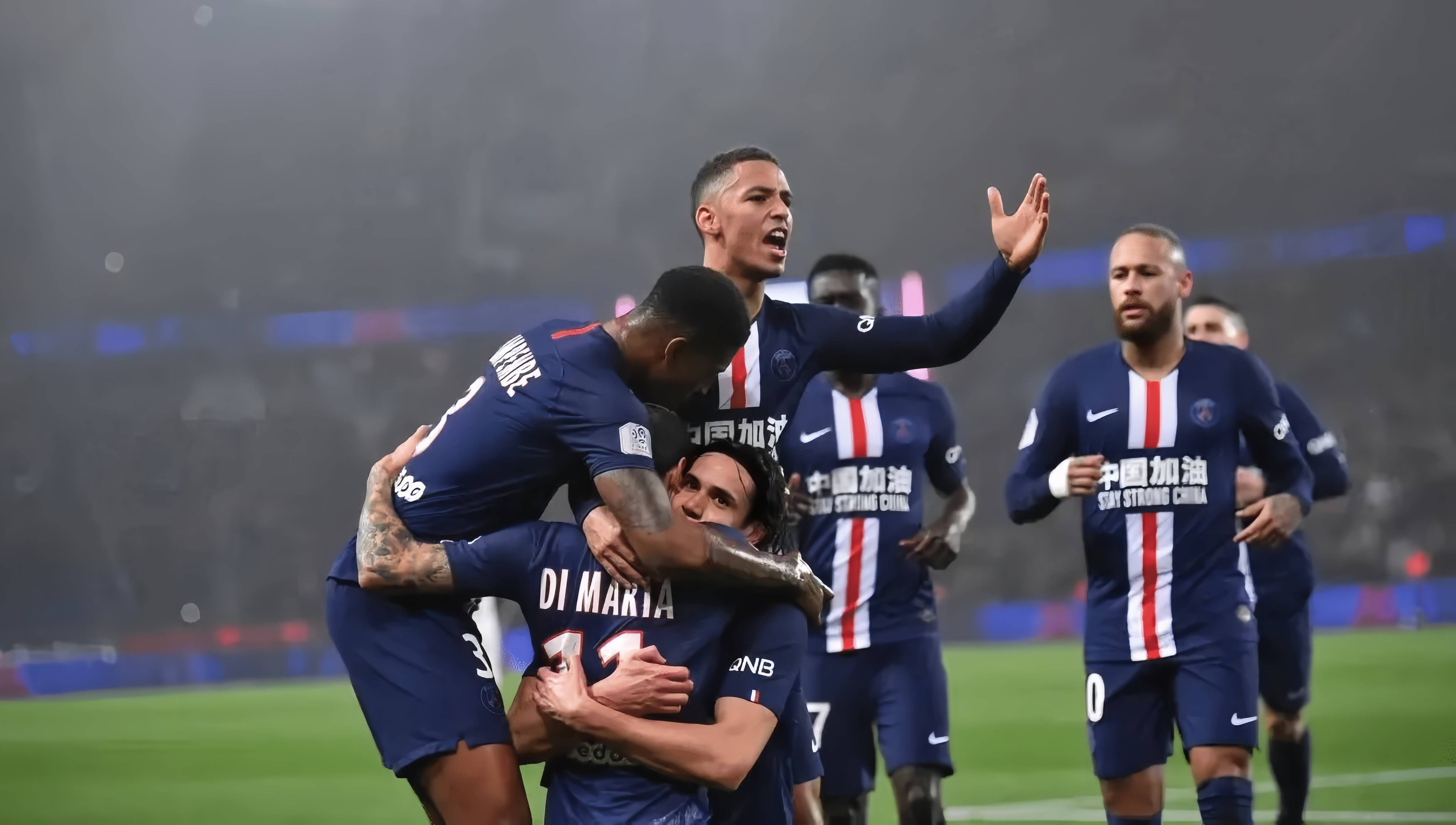 图片报：西蒙斯因抱怨颈痛缺席昨日合练，很可能缺战今日比赛