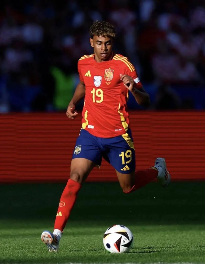 鹈鹕双核发力豪取胜利（鹈鹕双星爆发强势取胜）