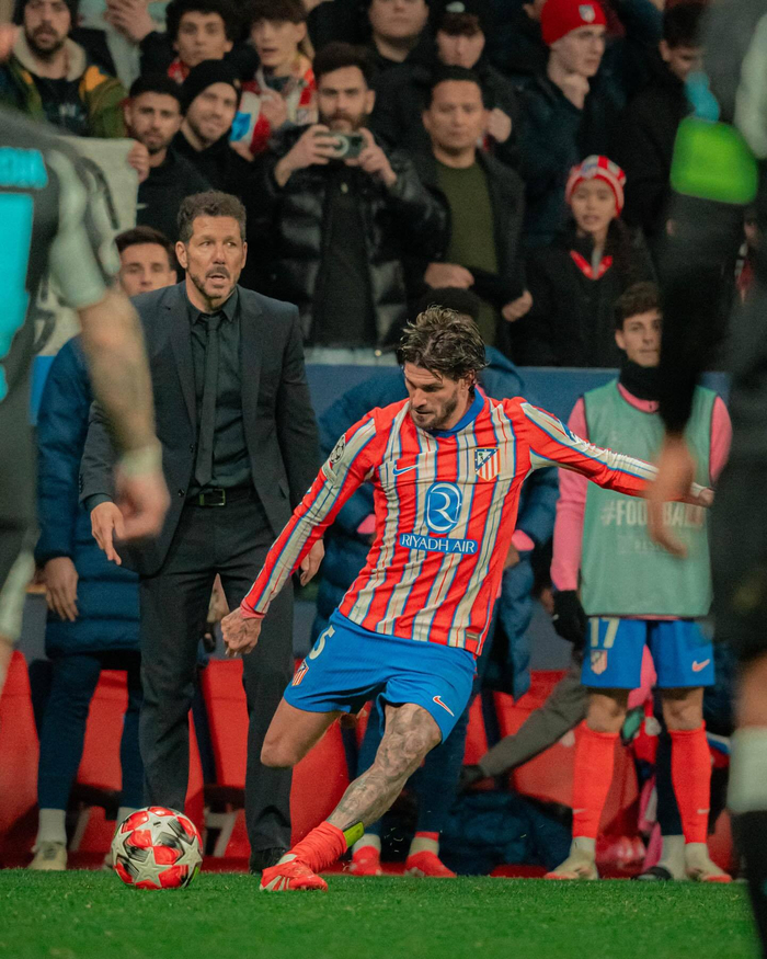 6分42秒，姆巴佩完成欧冠历史第二快帽子戏法（姆巴佩仅用6分42秒上演欧冠史上第二快帽子戏法）