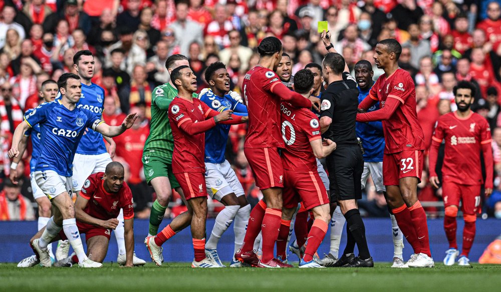 切尔西征战欧冠，帕尔默与德拉普缺阵成隐忧（切尔西出征欧冠，帕尔默与德拉普缺席增添隐患）