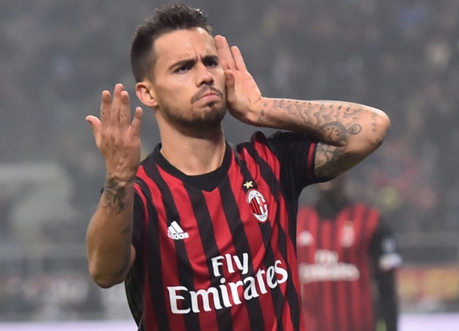 詹姆斯关键一球引爆全场（詹姆斯关键一投令全场沸腾）