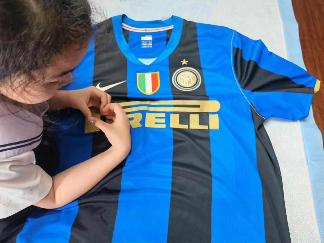 足球周刊：重返国足是刘若钒的愿望，殷切期待完成A级赛首秀（足球周刊：刘若钒盼回归国足，渴望迎来A级赛首秀）